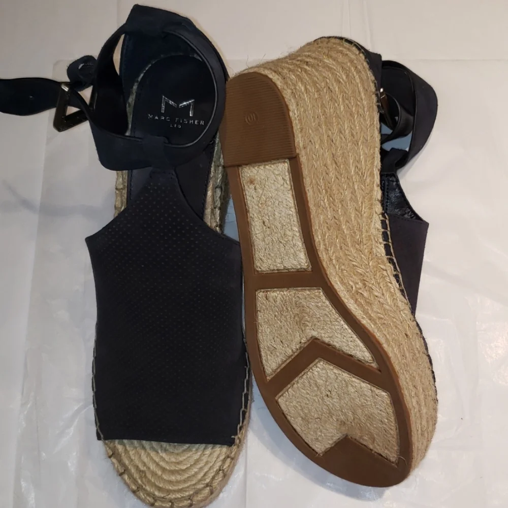 Marc Fisher New Sandal Perf Suede Wedge NWOT Women's 10